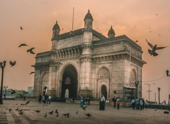 Taxi Service in Mumbai to Goregaon - Book Now for Car Rental