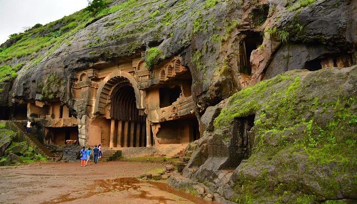 Mumbai to Bhaja Caves Taxi Service