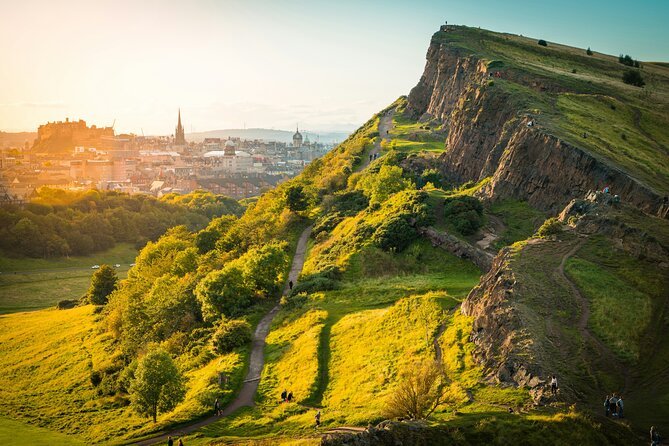 Arthur’s Seat viewpoint in Mahabaleshwar with panoramic mountain and valley views