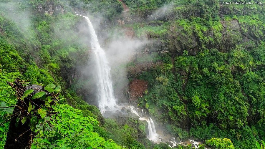 Lingmala Waterfall Mahabaleshwar scenic waterfall view during monsoon near Mumbai hill station
