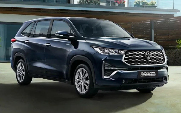 Innova Hycross - Book Now for Car Rental in Mumbai